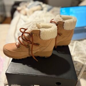 Sorel Tawny Buff Cozy Lace Boots